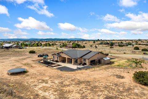Photo of 8 E Serena Lane, Santa Fe, NM 87508 (MLS # 202602806)