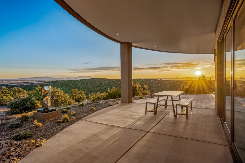 Santa Fe, New Mexico 87506, United States, 2 Bedrooms Bedrooms, ,2 BathroomsBathrooms,Residential,Pending,63391