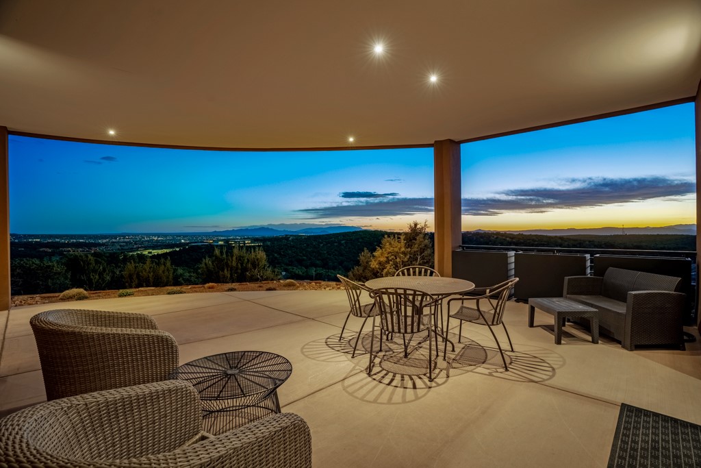 Santa Fe, New Mexico 87506, United States, 2 Bedrooms Bedrooms, ,2 BathroomsBathrooms,Residential,Pending,63391