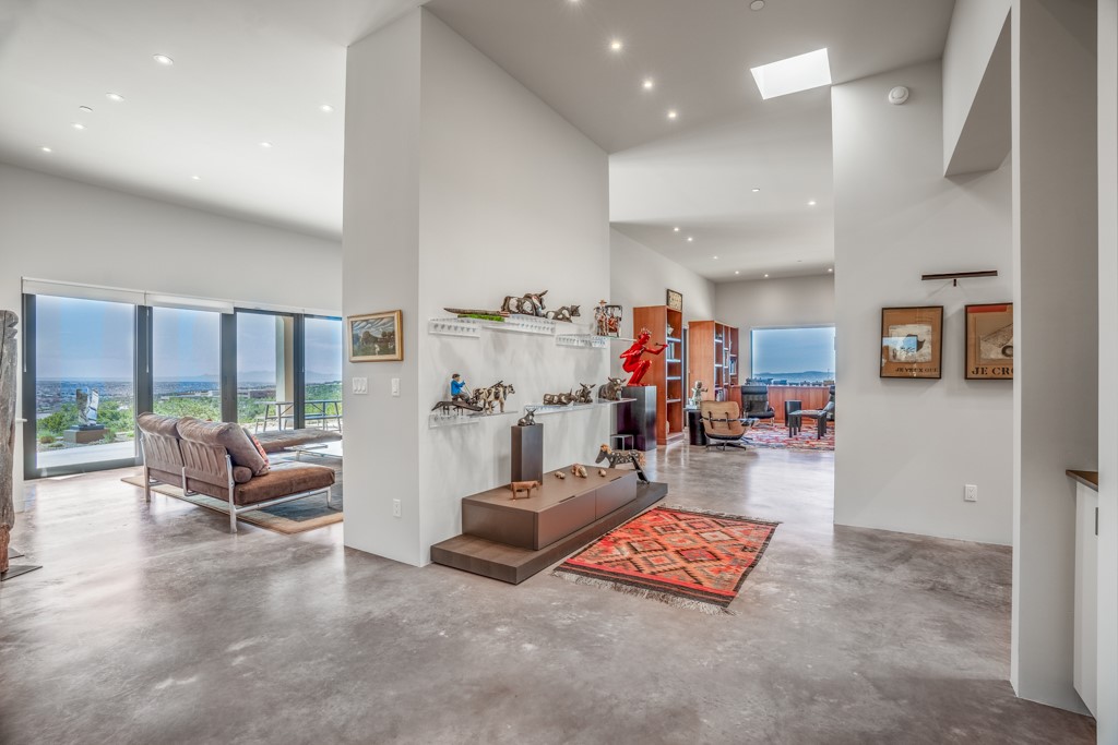 Santa Fe, New Mexico 87506, United States, 2 Bedrooms Bedrooms, ,2 BathroomsBathrooms,Residential,Pending,63391