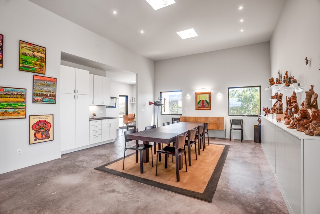 Santa Fe, New Mexico 87506, United States, 2 Bedrooms Bedrooms, ,2 BathroomsBathrooms,Residential,Pending,63391