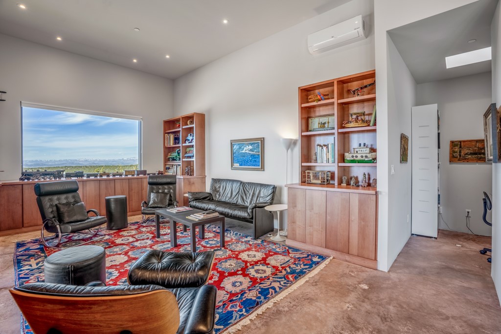 Santa Fe, New Mexico 87506, United States, 2 Bedrooms Bedrooms, ,2 BathroomsBathrooms,Residential,Pending,63391