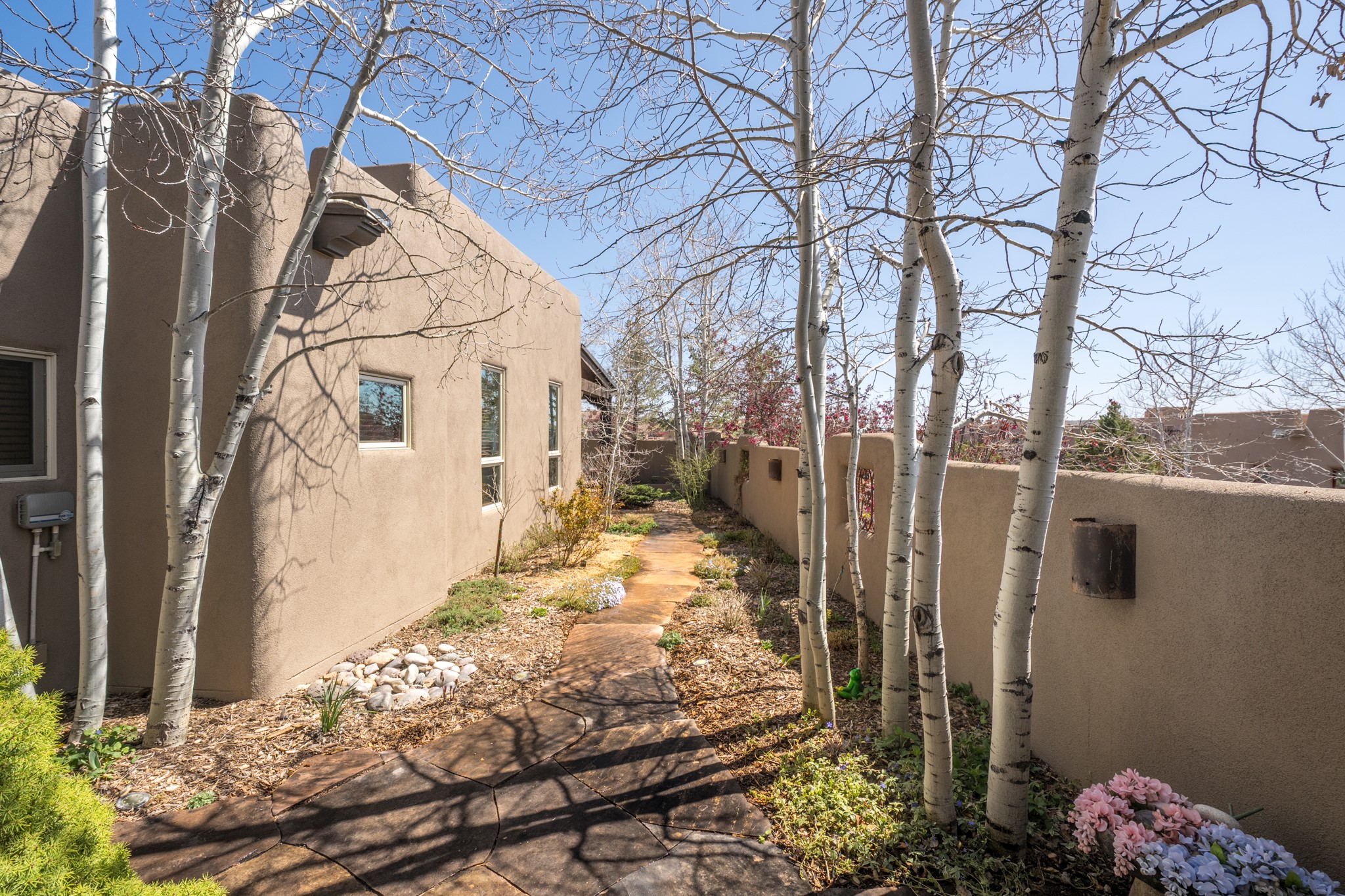 16 Calle Compa, Santa Fe, New Mexico image 48