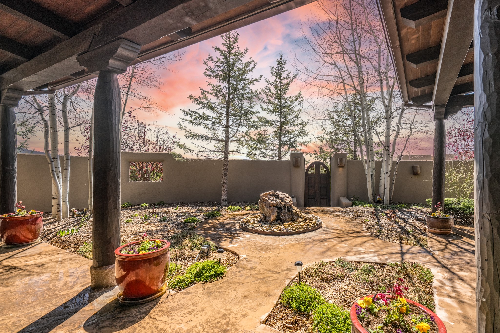16 Calle Compa, Santa Fe, New Mexico image 2