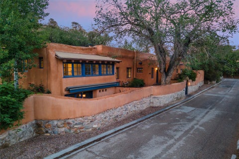 Homes For Sale - 517 Hillside Avenue<br/> Santa Fe, NM 87501