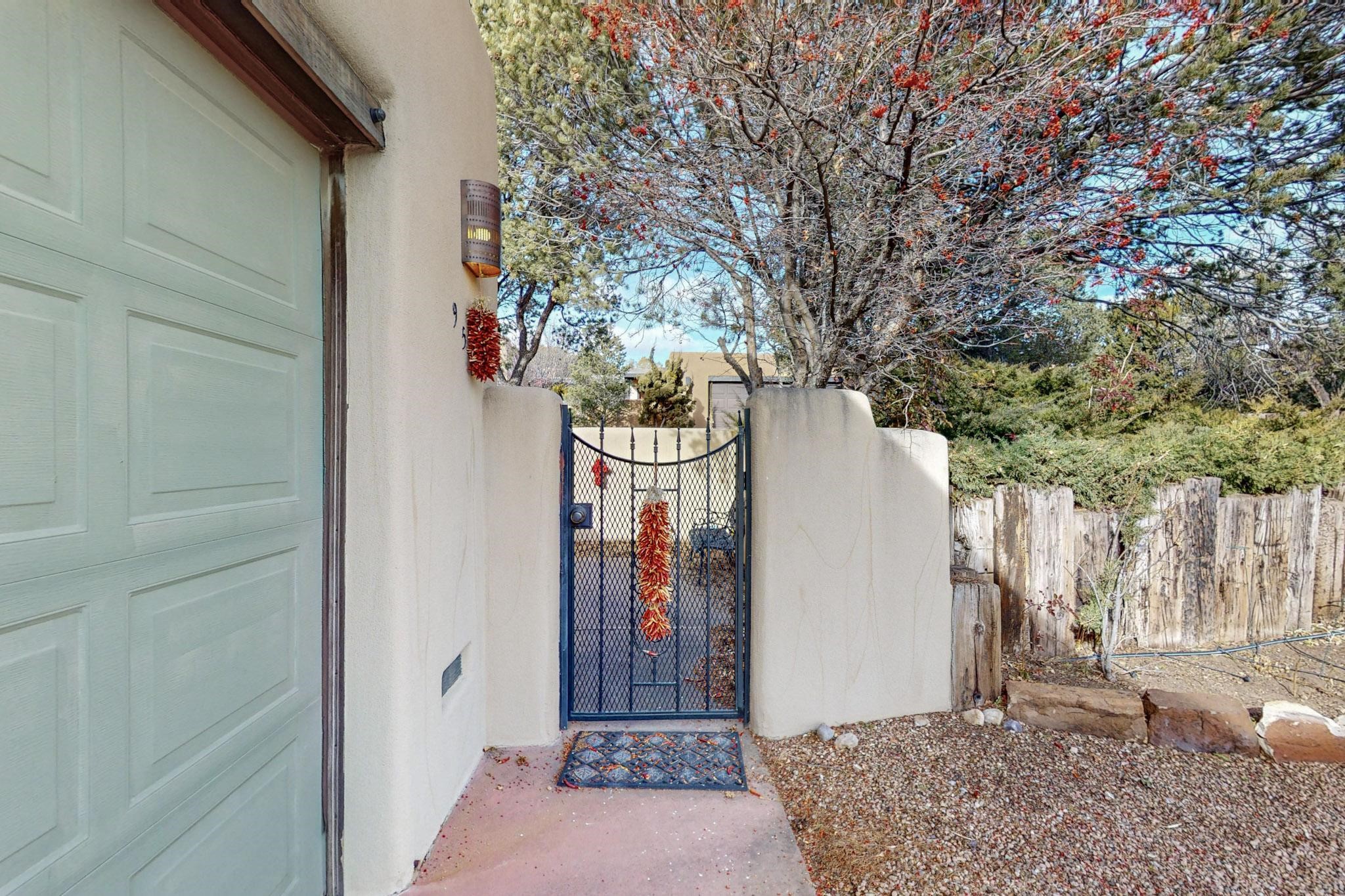 957 Los Lovatos Road, Santa Fe, New Mexico image 5