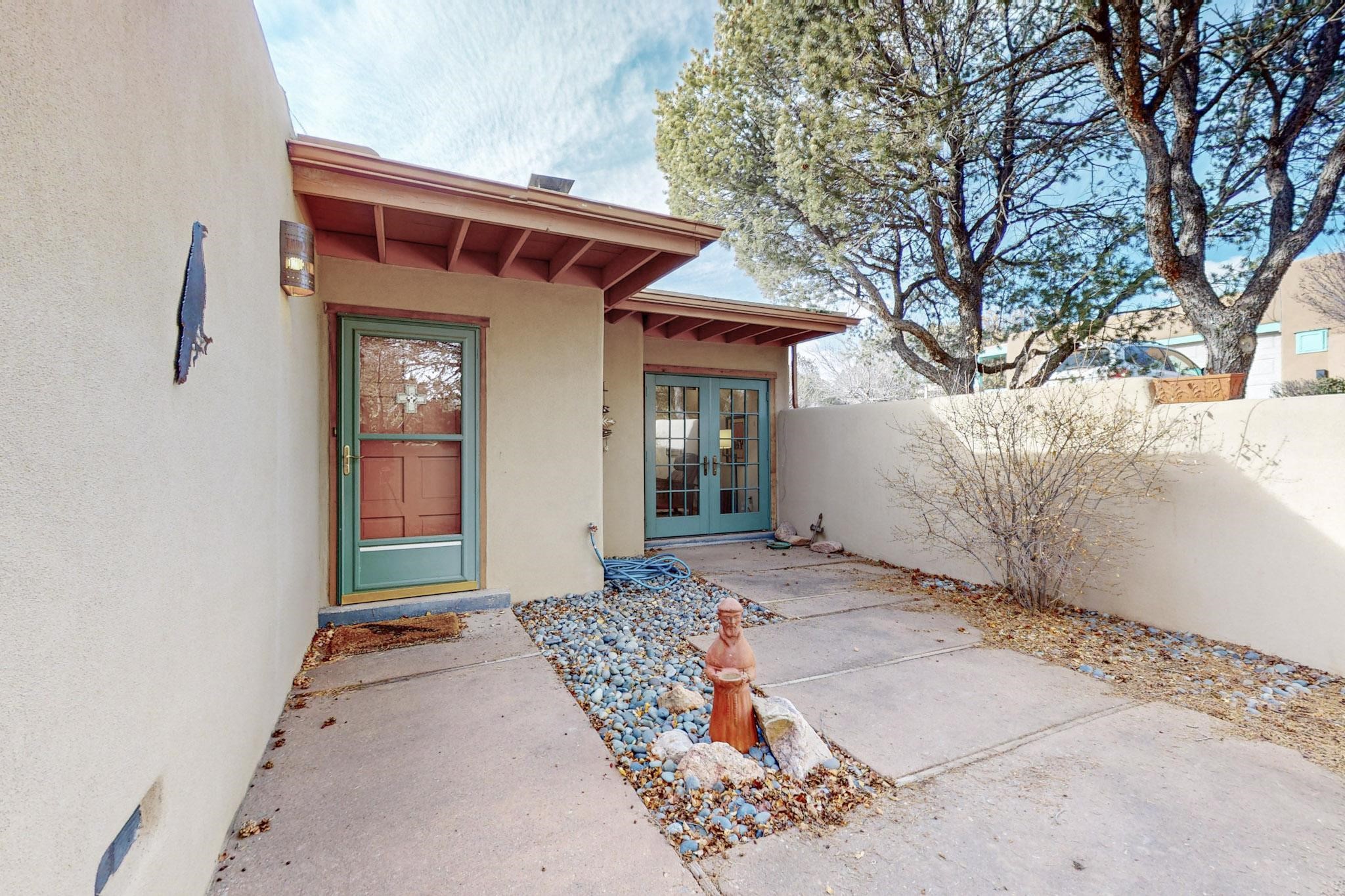 957 Los Lovatos Road, Santa Fe, New Mexico image 7