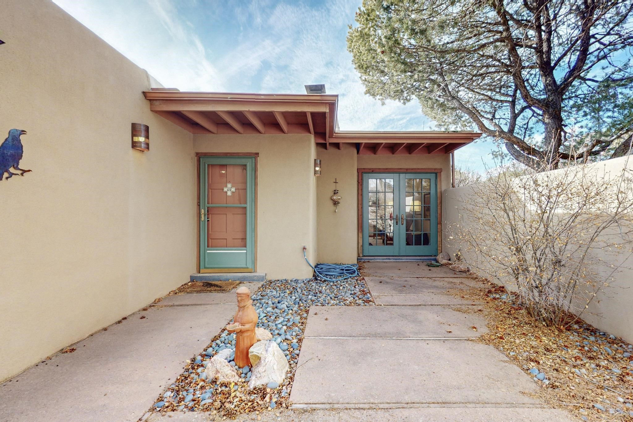 957 Los Lovatos Road, Santa Fe, New Mexico image 6