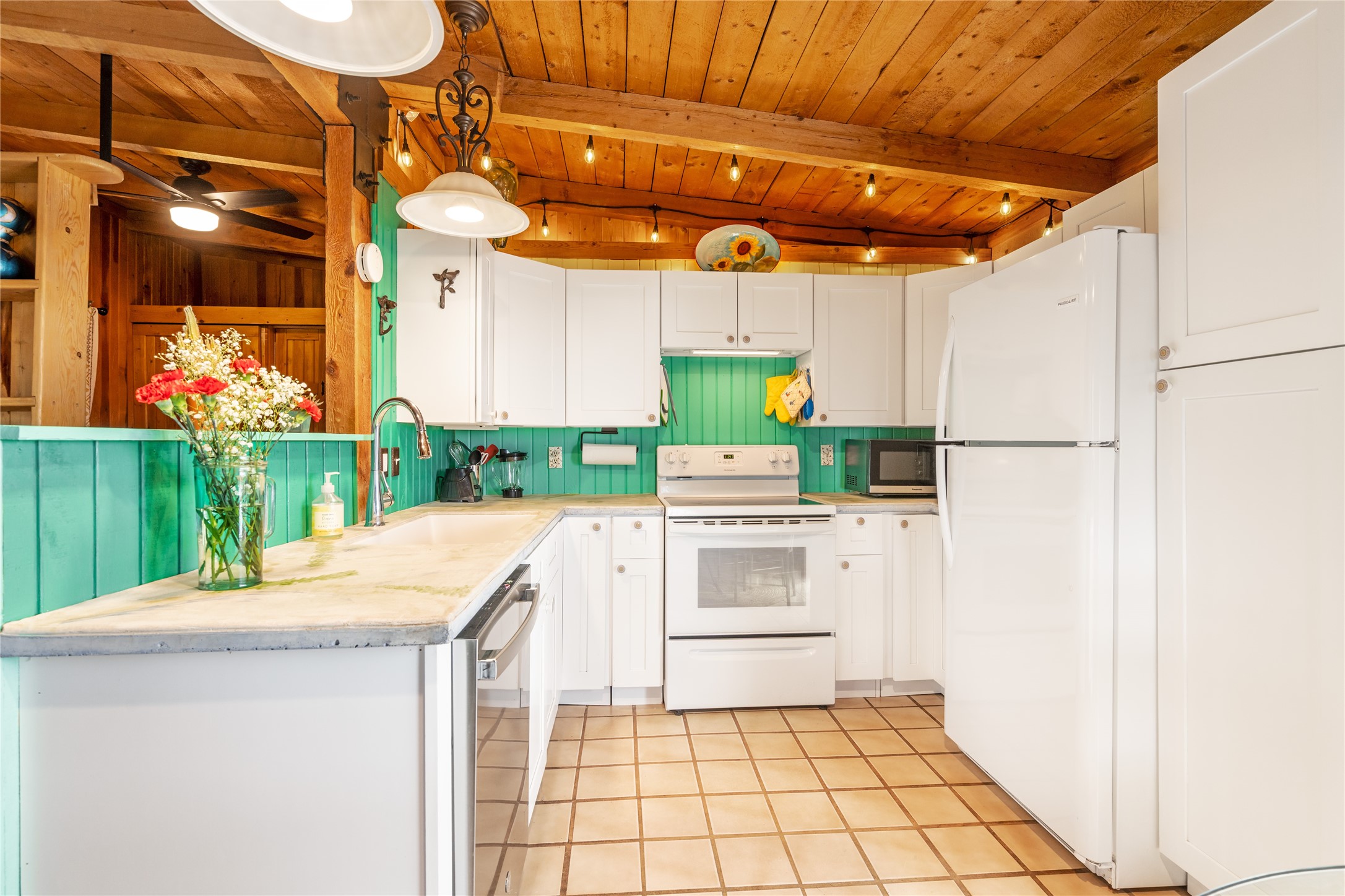 Santa Fe, New Mexico 87507, United States, 1 Bedroom Bedrooms, ,1 BathroomBathrooms,Residential,Pending,89882