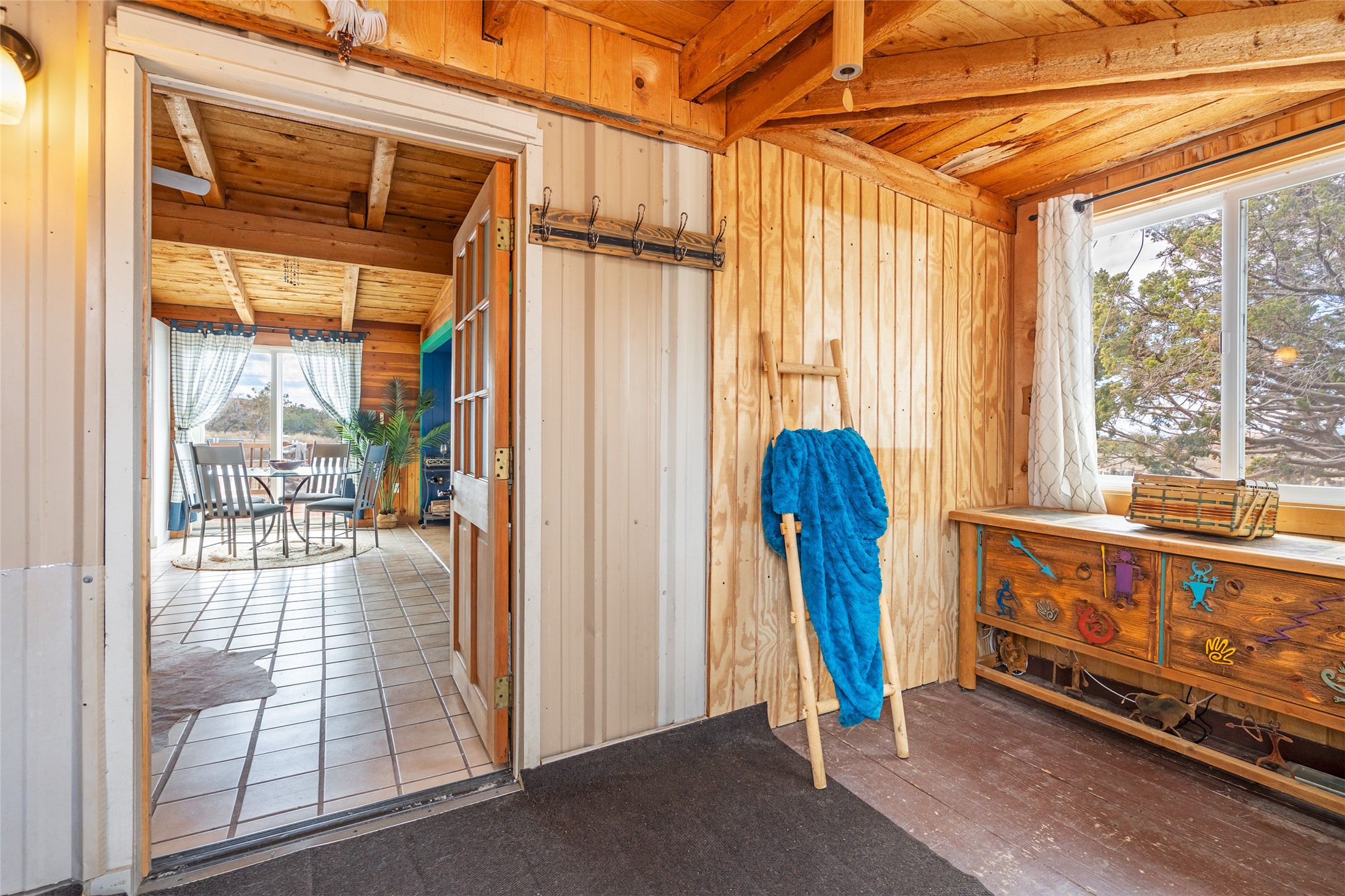 Santa Fe, New Mexico 87507, United States, 1 Bedroom Bedrooms, ,1 BathroomBathrooms,Residential,Pending,89882