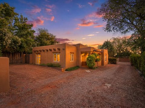 Homes For Sale - 502 Camino Sin Nombre<br/> Santa Fe, NM 87505