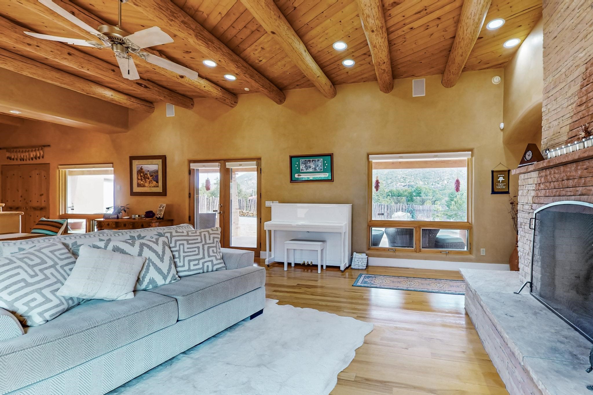 25 Old Santa Fe Way, Santa Fe, New Mexico image 6