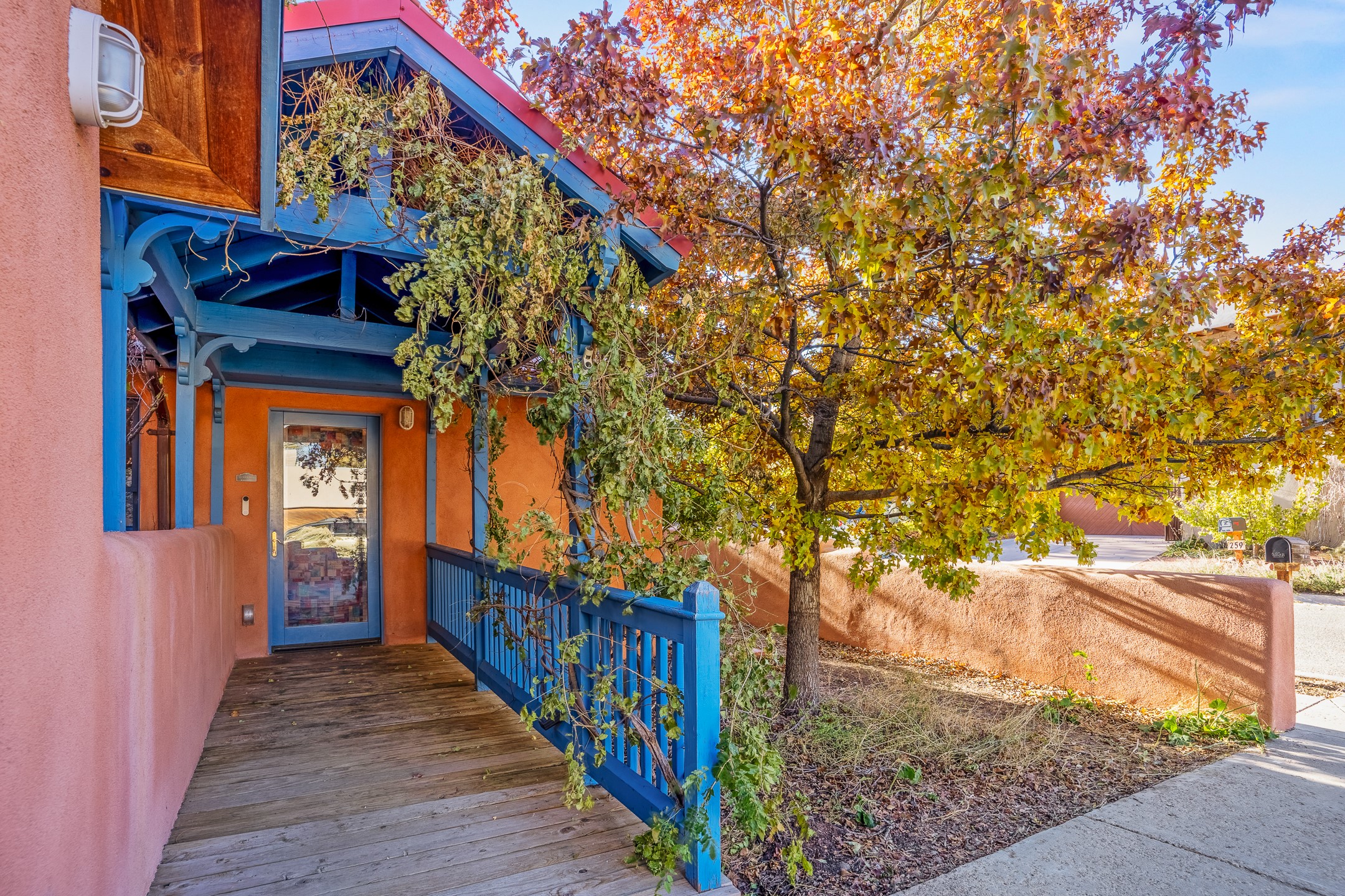 258 Vuelta Roble, Santa Fe, New Mexico image 3