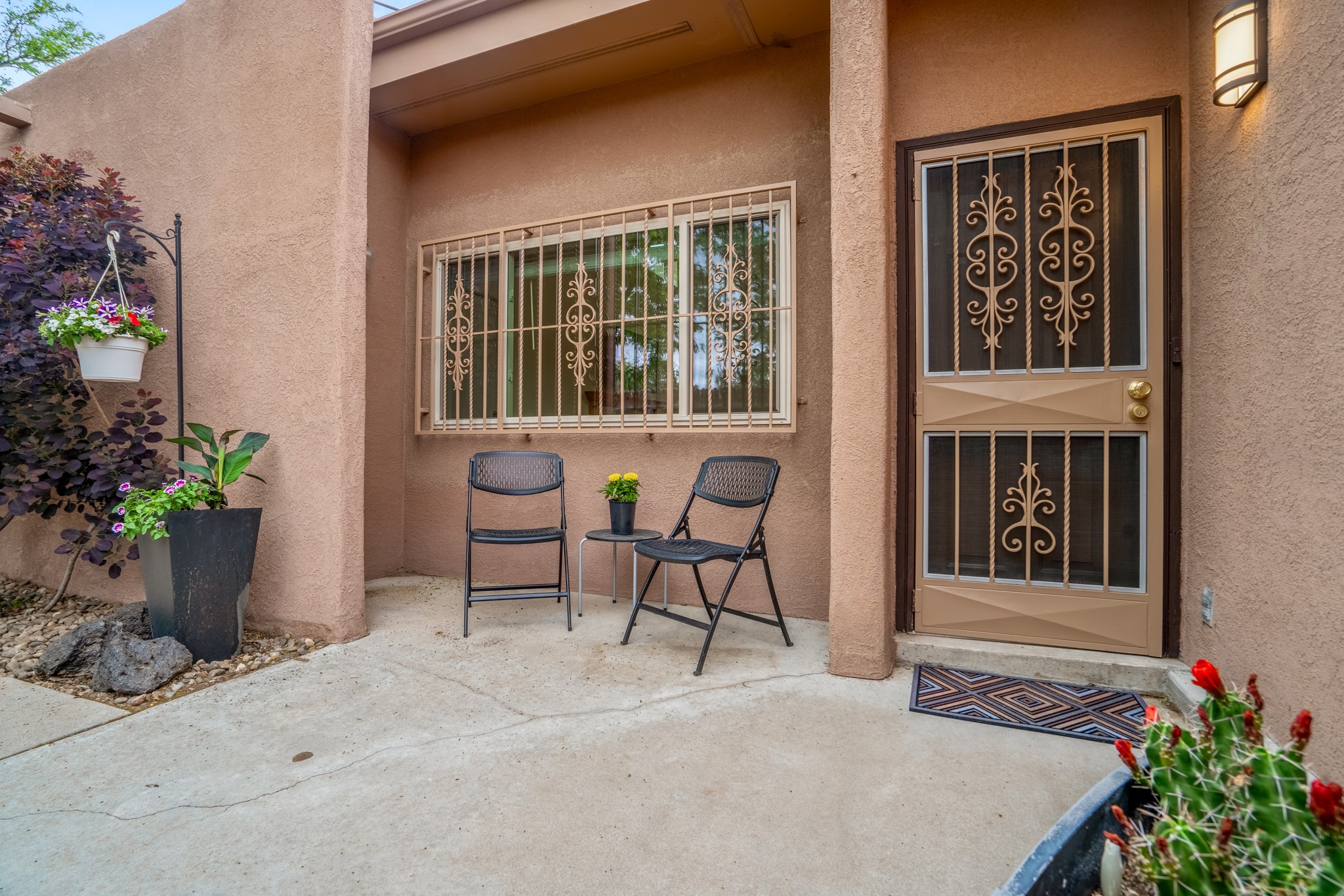 1547 Escondida Court, Santa Fe, New Mexico image 2