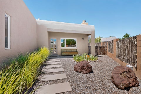 Homes For Sale - 1522 Calle Redondo<br/> Santa Fe, NM 87505