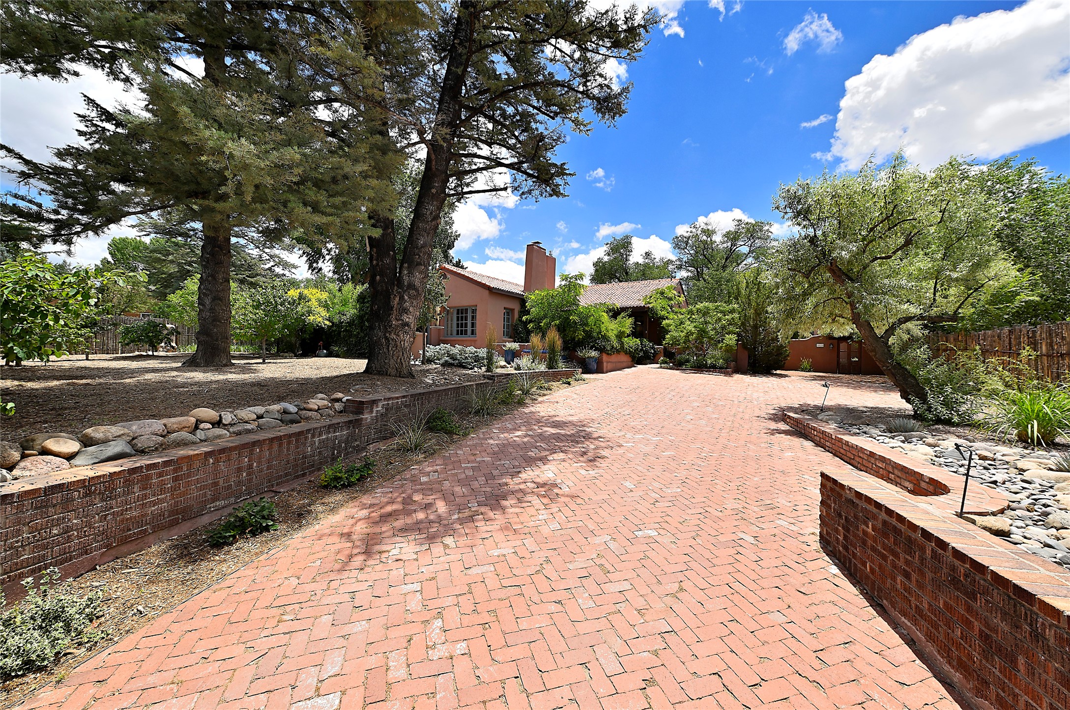 530 E Alameda Street, Santa Fe, New Mexico image 2