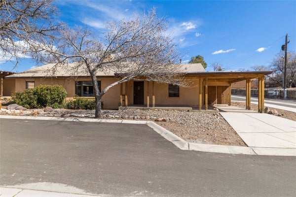 111 CAMINO MATIAS, SANTA FE, NM 87501 - Image da0709b0fce33149916f98bfcbc02f28/3210646403