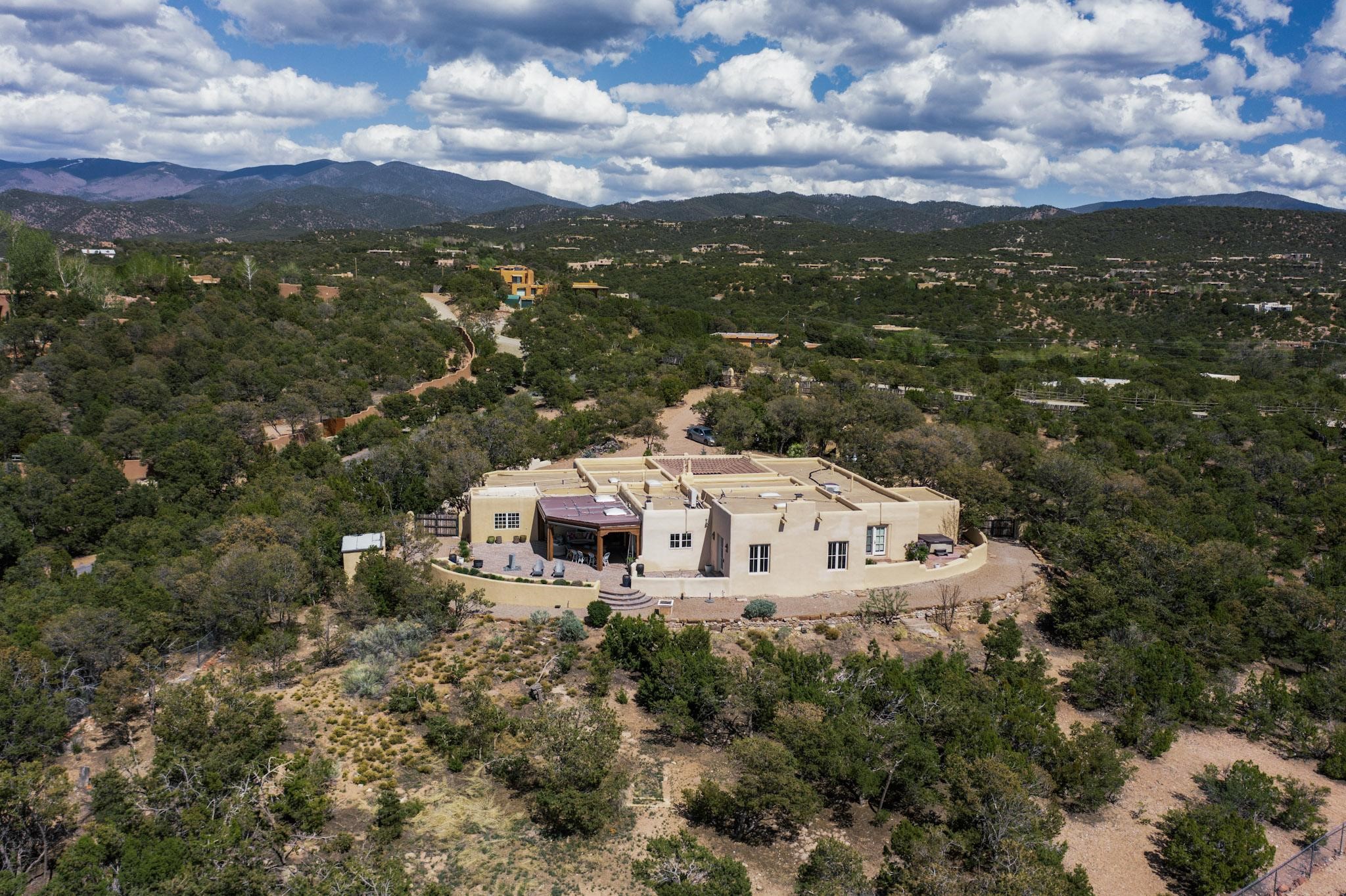 113 Circle Drive, Santa Fe, New Mexico image 2