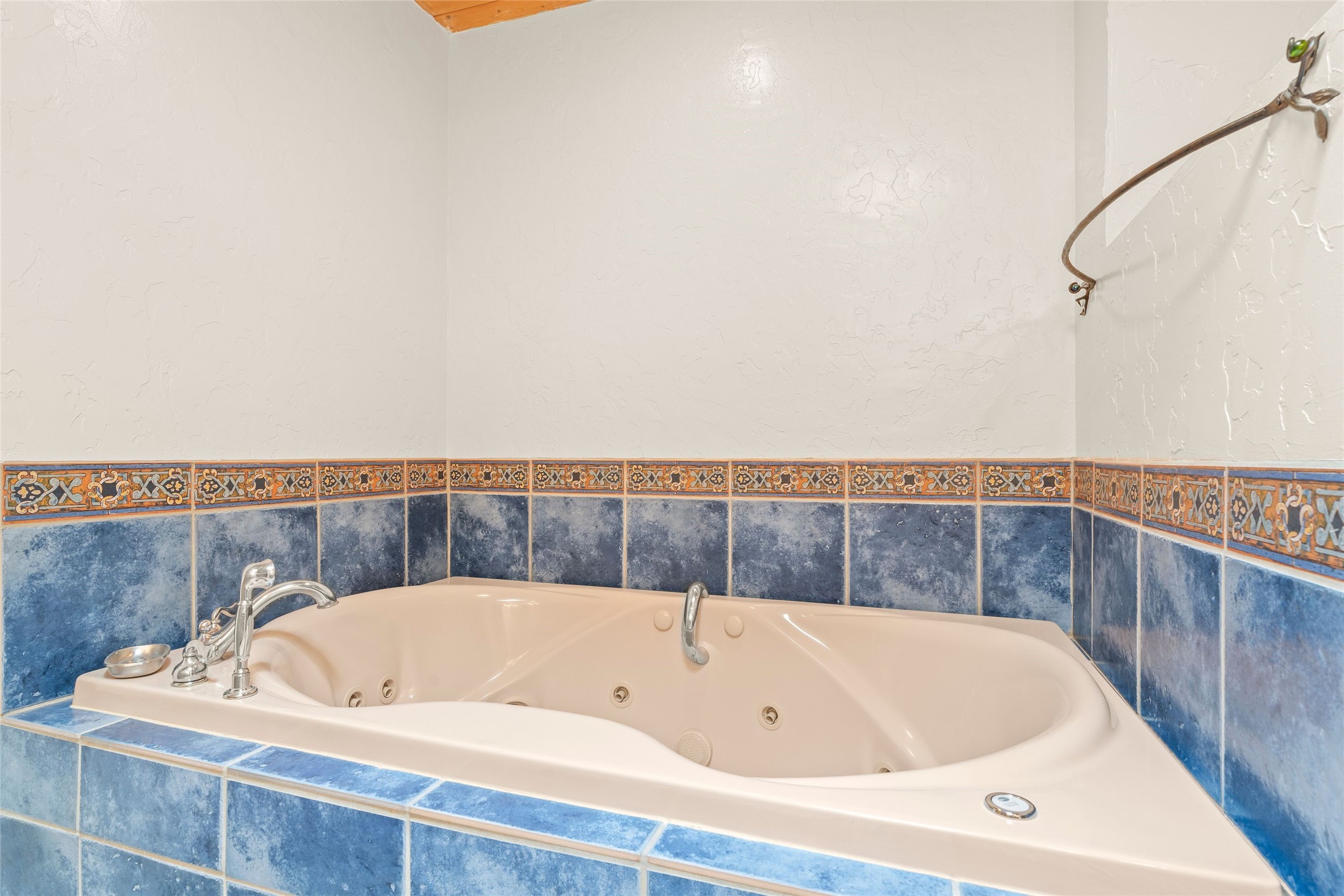 24 Camerada Road, Santa Fe, New Mexico image 17