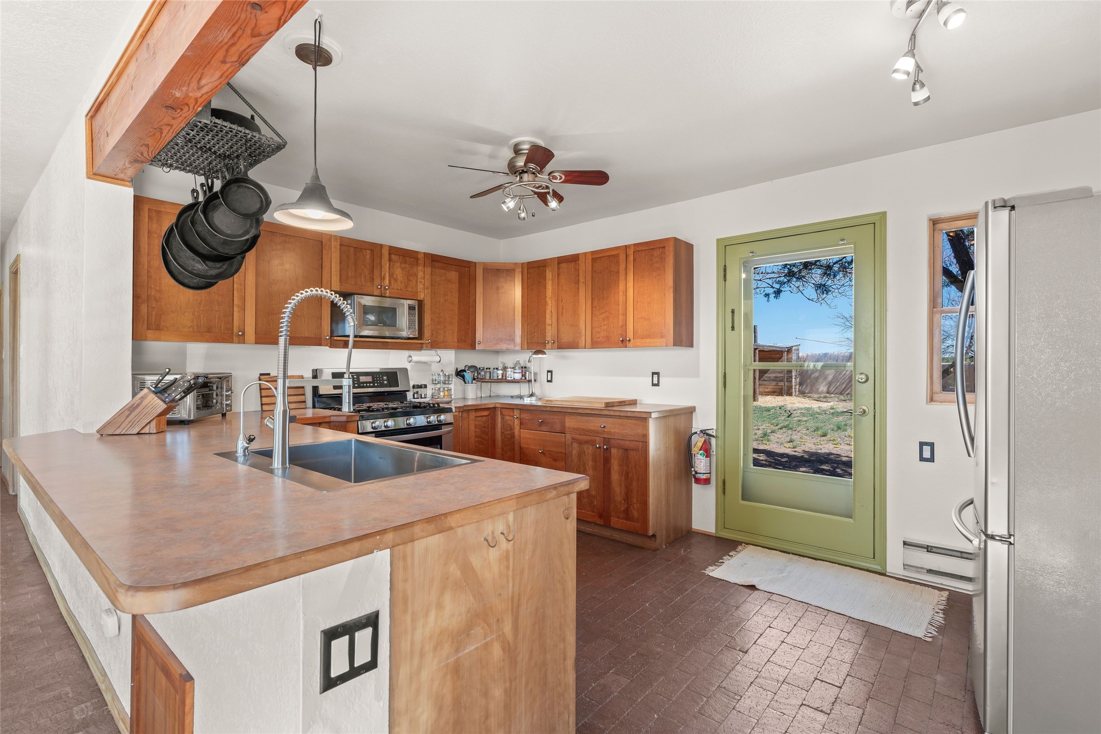 24 Camerada Road, Santa Fe, New Mexico image 9