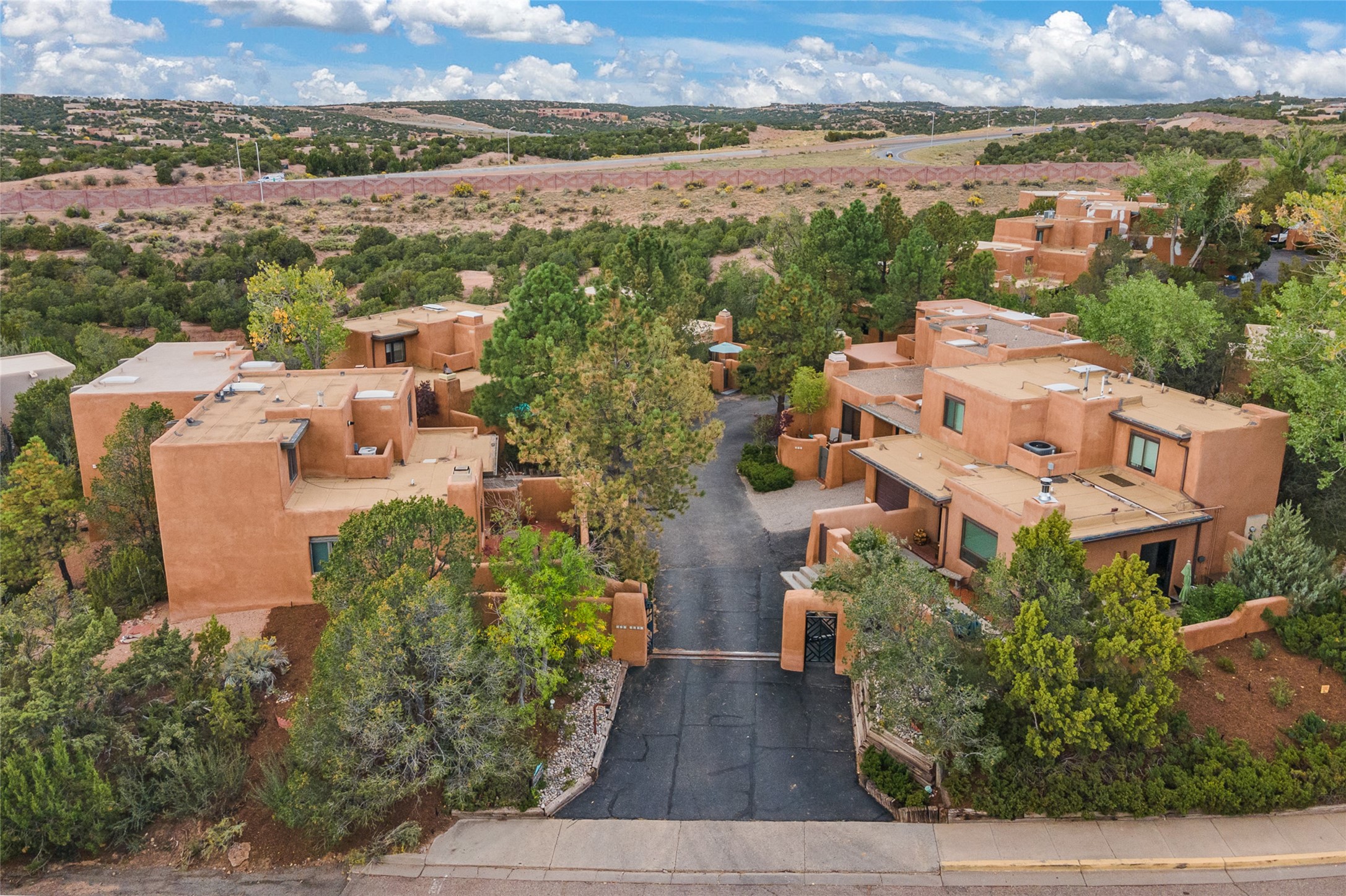 352 Calle Loma Norte, Santa Fe, New Mexico image 2