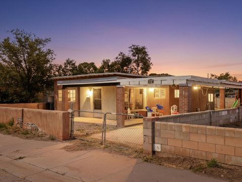 Homes For Sale - 604 W Alameda St<br/> Santa Fe County, Santa Fe, NM 87501