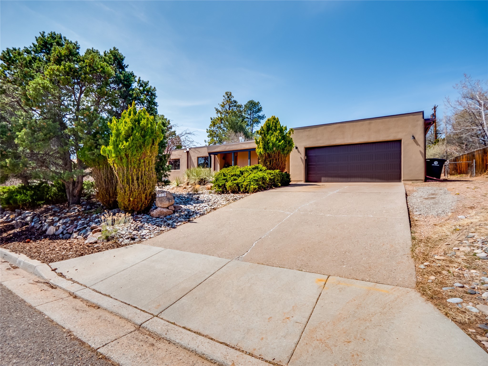 219 Dos Brazos Street, Los Alamos, New Mexico image 1