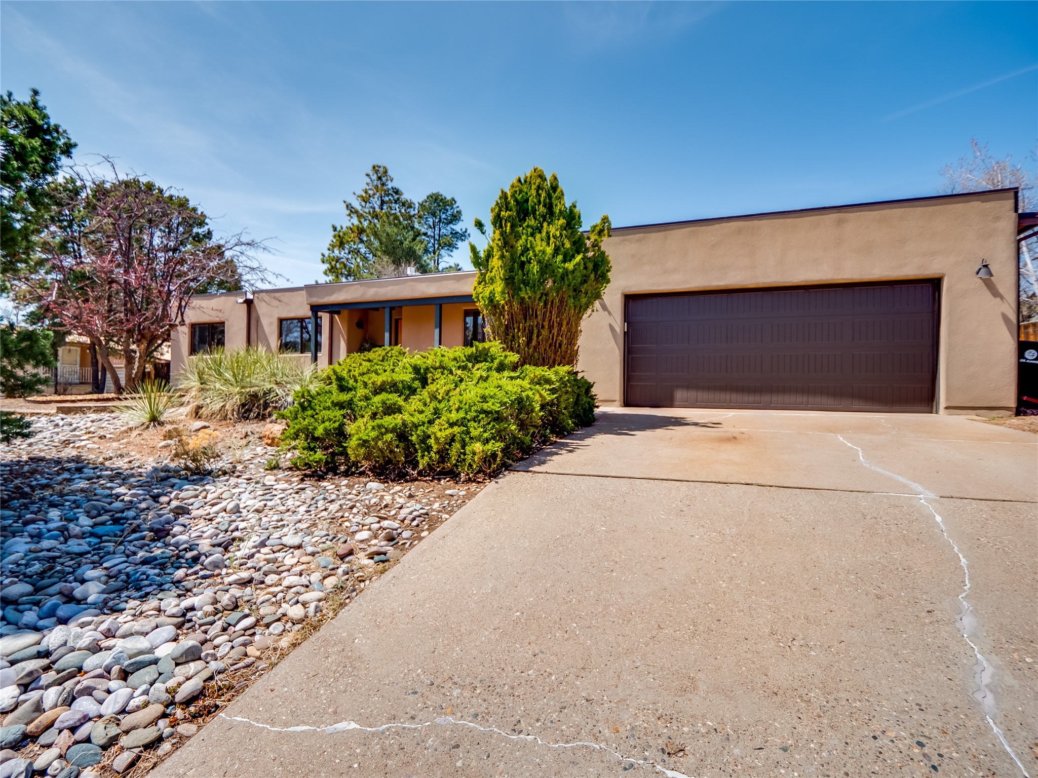 219 Dos Brazos Street, Los Alamos, New Mexico image 2