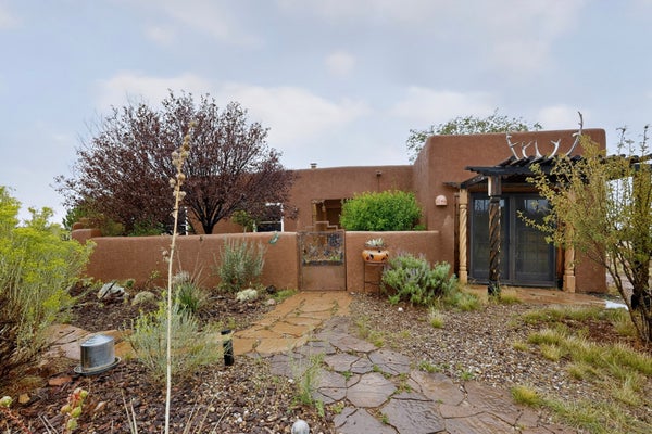 6 ENEBRO PL, SANTA FE, NM 87508 - Image e18c0b7c12d2fa0d0e115cc43f2b52fd/2247178807