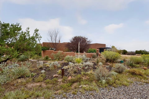 Tiny photo for 6 Enebro Place, Santa Fe, NM 87508 (MLS # 202603539)