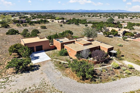 Tiny photo for 6 Enebro Place, Santa Fe, NM 87508 (MLS # 202603539)