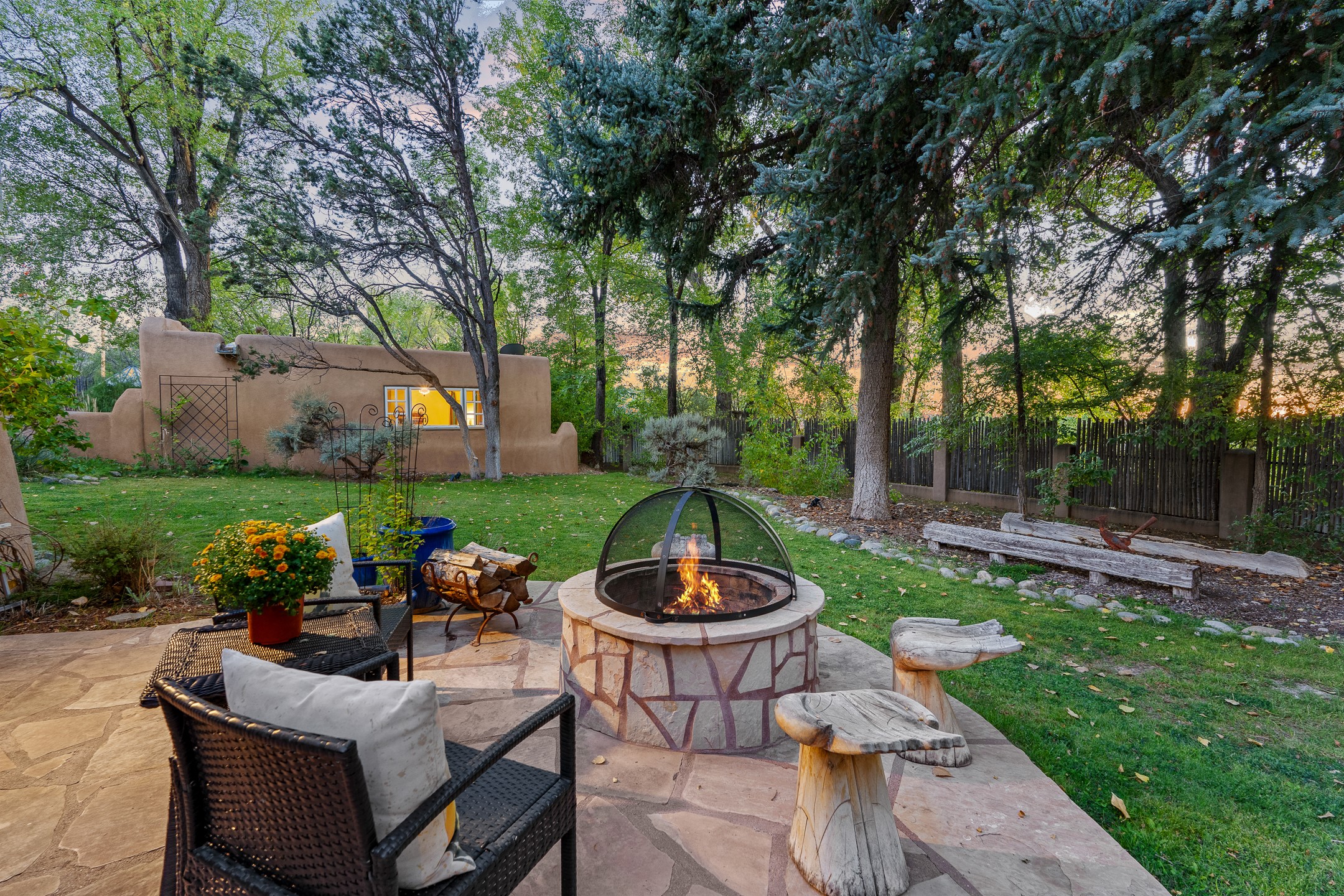 Taos, New Mexico 87571, United States, 4 Bedrooms Bedrooms, ,5 BathroomsBathrooms,Residential,Active,228350