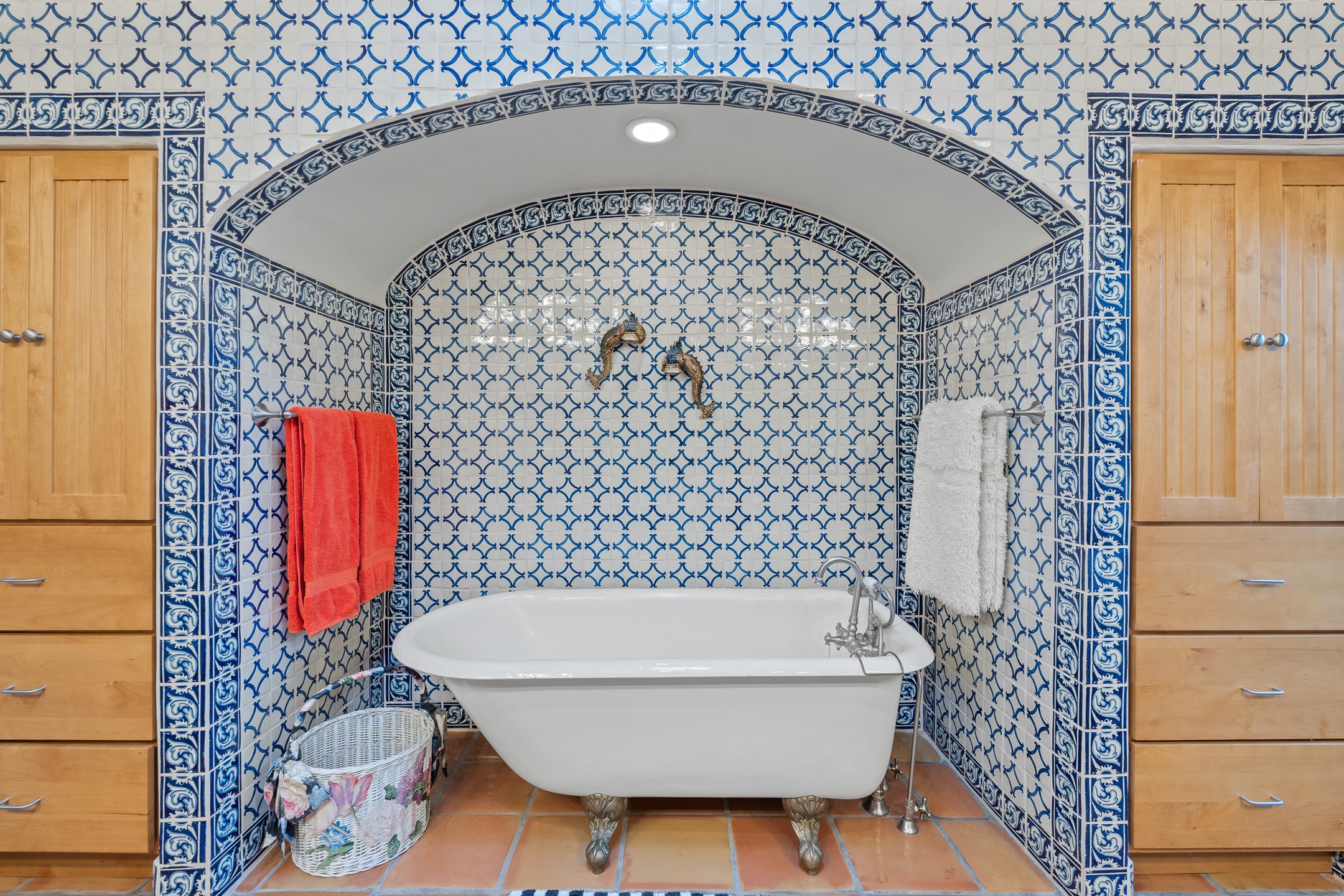 Taos, New Mexico 87571, United States, 4 Bedrooms Bedrooms, ,5 BathroomsBathrooms,Residential,Active,228350