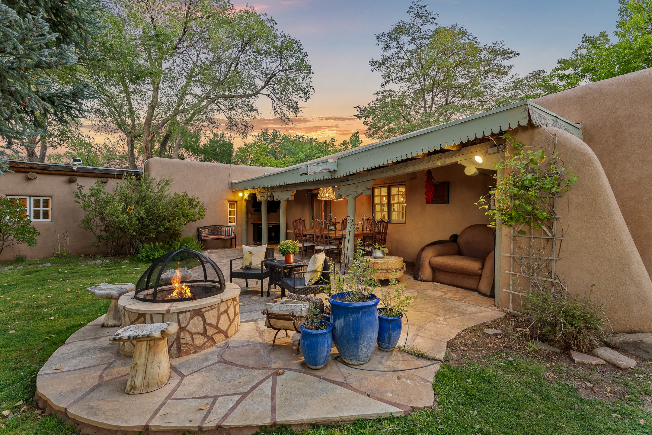 Taos, New Mexico 87571, United States, 4 Bedrooms Bedrooms, ,5 BathroomsBathrooms,Residential,Active,228350