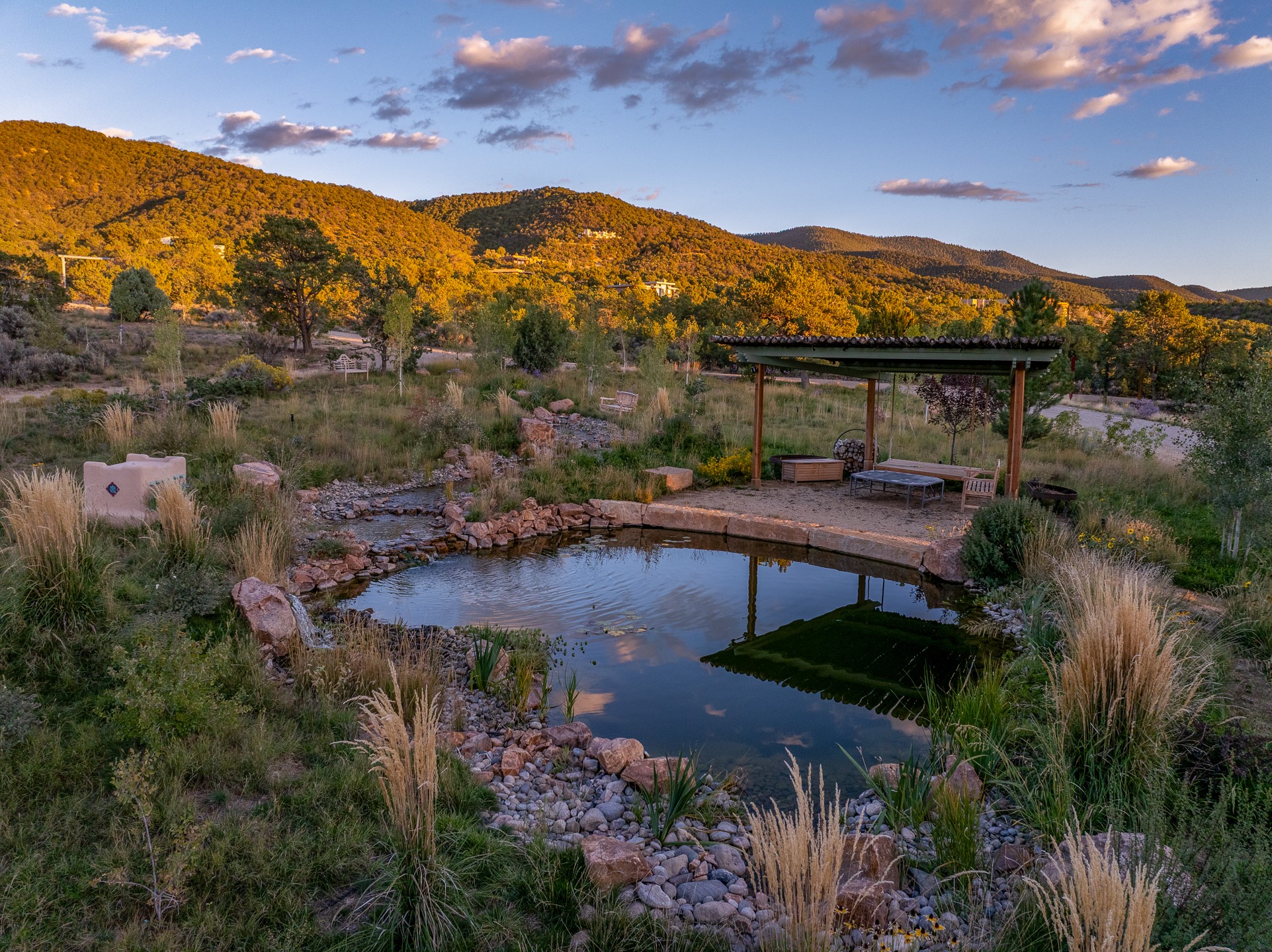 Taos, New Mexico 87571, United States, 4 Bedrooms Bedrooms, ,5 BathroomsBathrooms,Residential,Active,228350