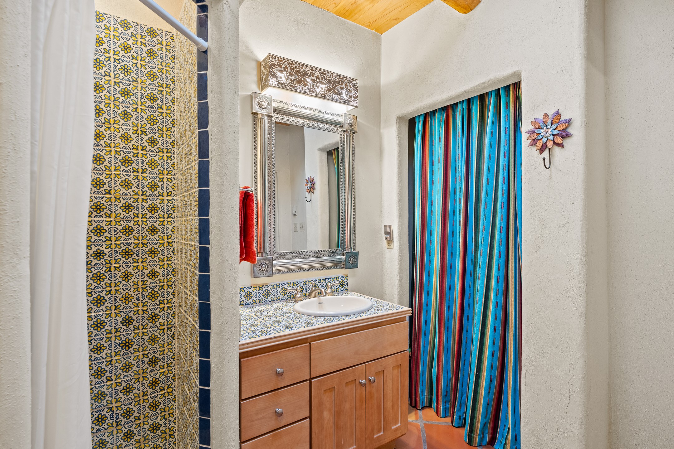 Taos, New Mexico 87571, United States, 4 Bedrooms Bedrooms, ,5 BathroomsBathrooms,Residential,Active,228350