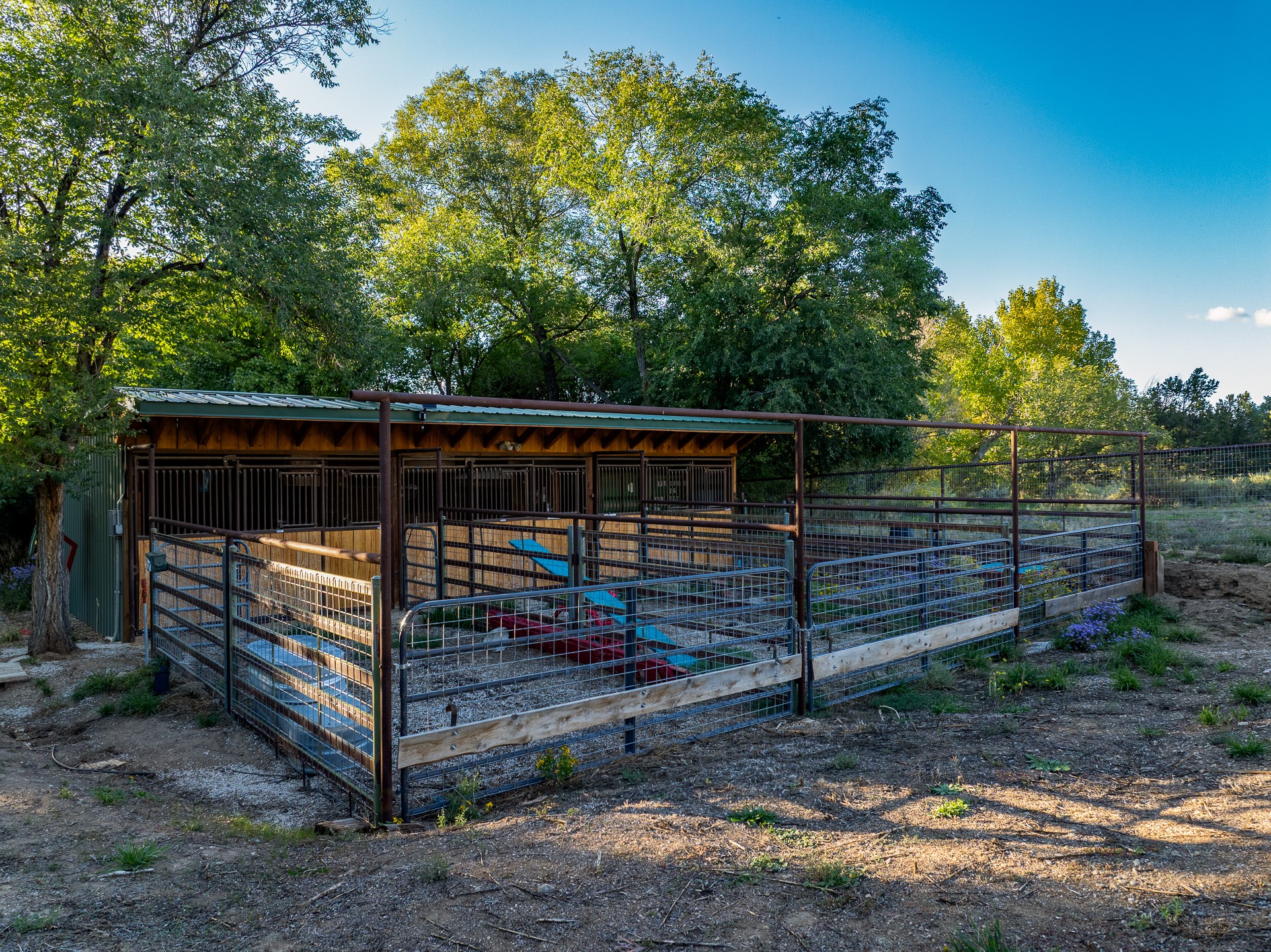 Taos, New Mexico 87571, United States, 4 Bedrooms Bedrooms, ,5 BathroomsBathrooms,Residential,Active,228350