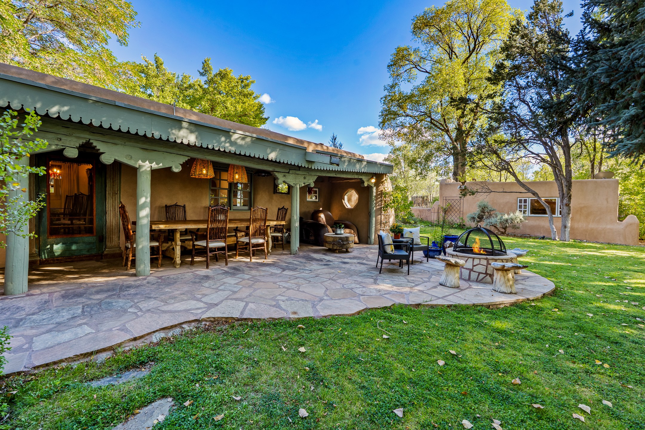 Taos, New Mexico 87571, United States, 4 Bedrooms Bedrooms, ,5 BathroomsBathrooms,Residential,Active,228350