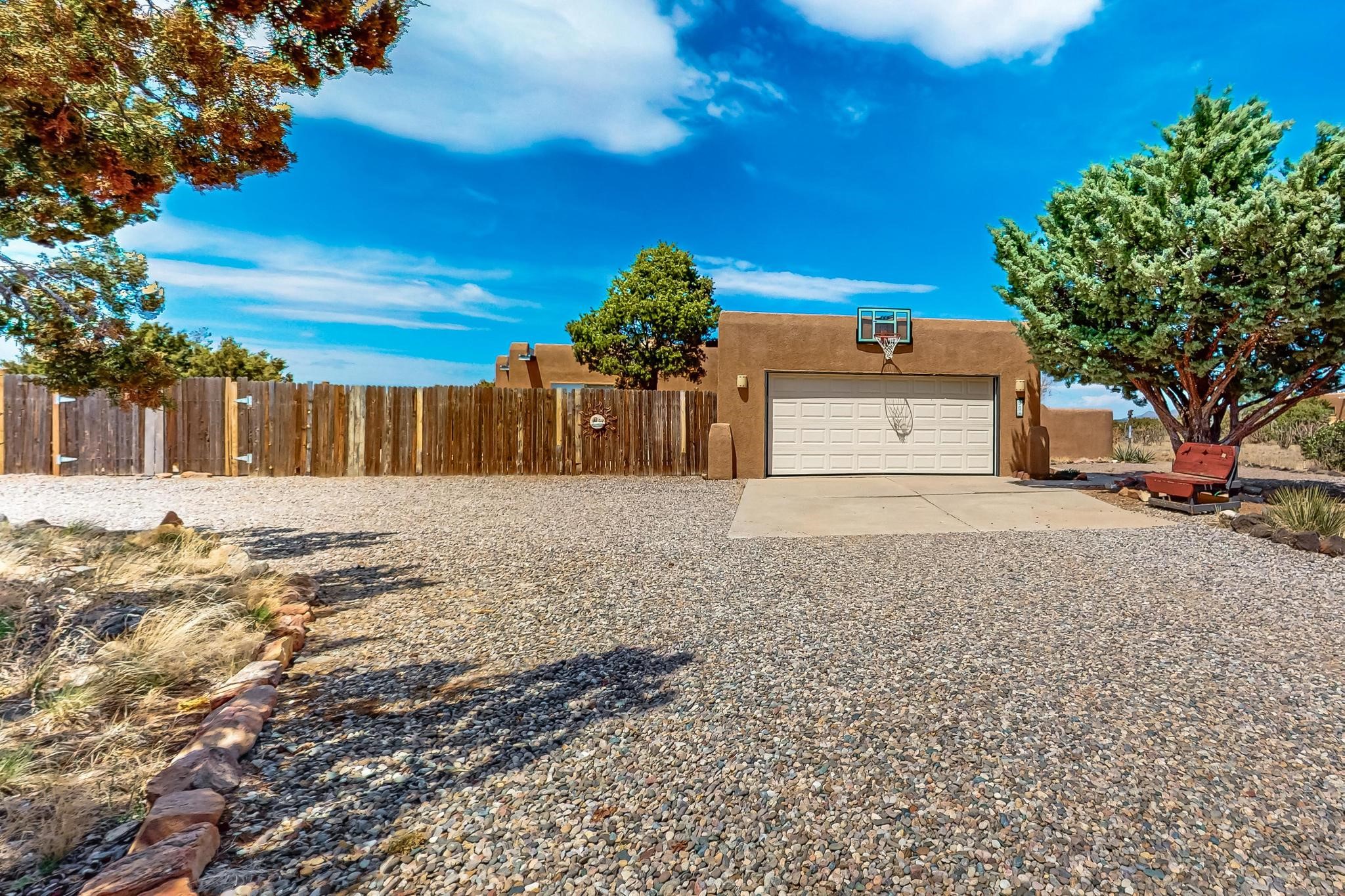 90 Herrada Road, Santa Fe, New Mexico image 2