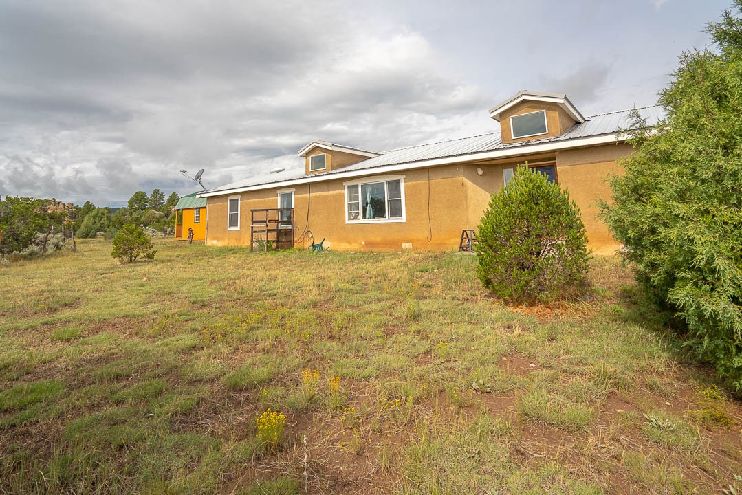 20 Forest Road 222, Tres Piedras, New Mexico image 3