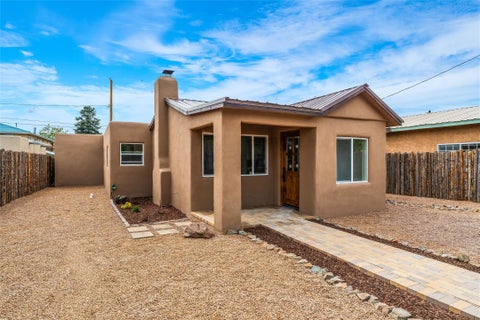 Homes For Sale - 630 Alicia Street<br/> Santa Fe County, Santa Fe, NM 87505