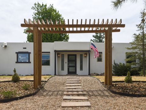 Homes For Sale - 189 La Cueva St<br/> Los Alamos, NM 87544