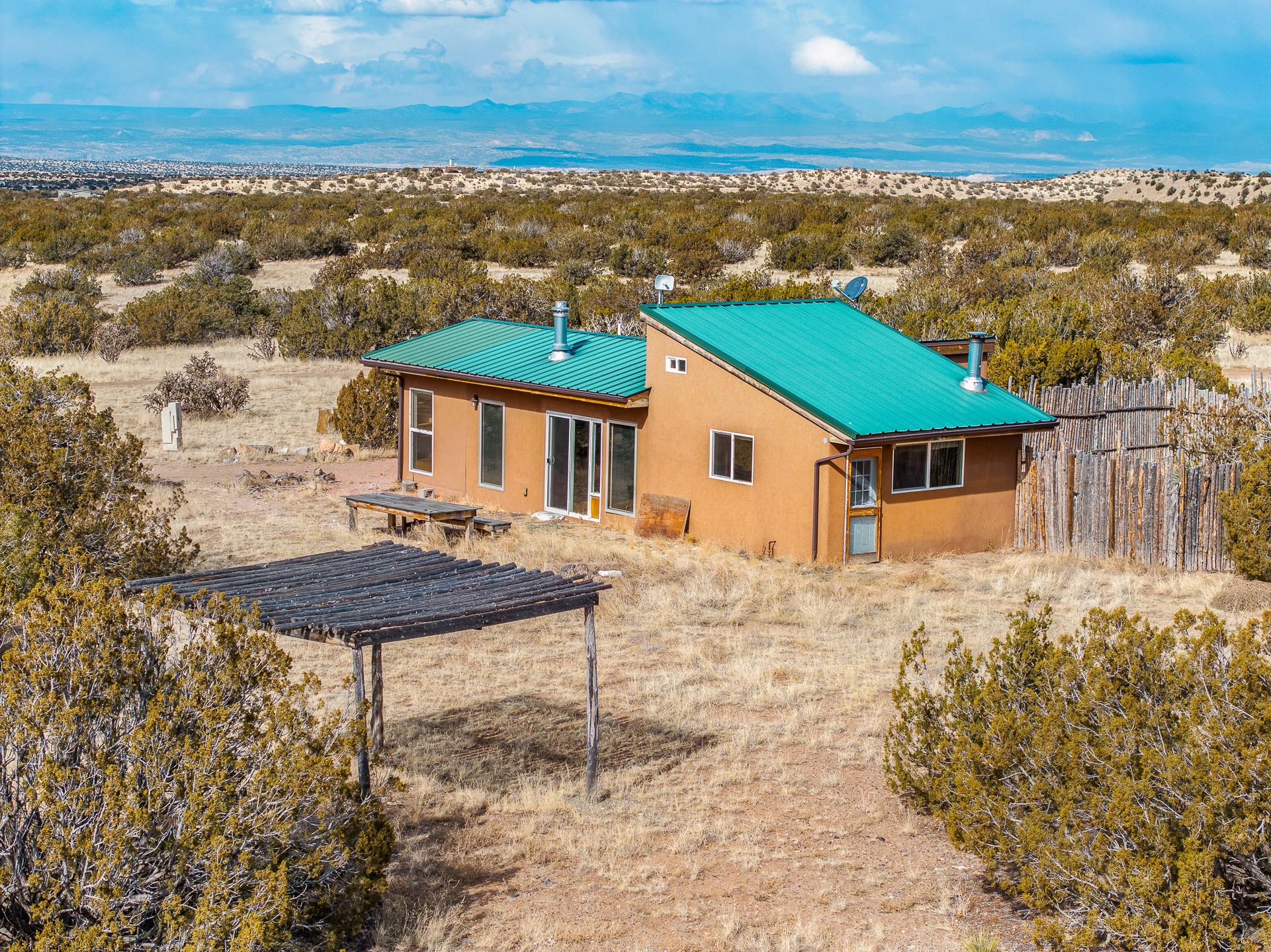 48 Rattler Rd, Madrid, New Mexico image 1