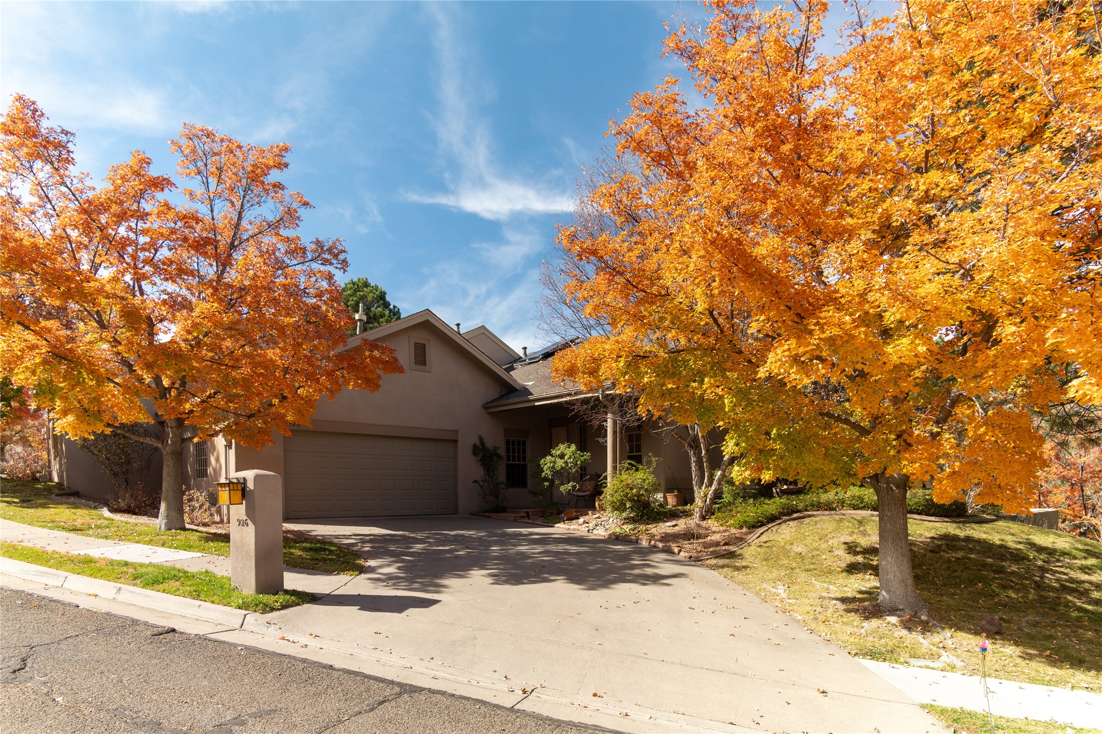 926 Circle, Los Alamos, New Mexico image 1