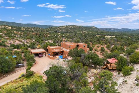 Photo of 69 Ranchos Canoncito, Santa Fe, NM 87508 (MLS # 202504508)