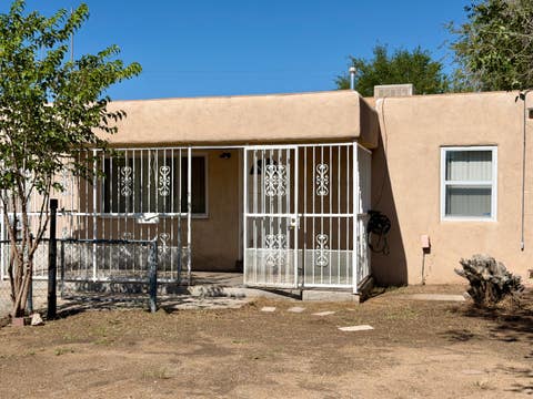 Homes For Sale - 821 Ortiz Drive<br/> Albuquerque, NM 87108