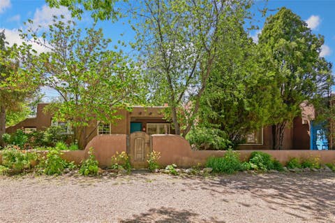 Homes For Sale - 513 Plaza Balentine<br/> Santa Fe, NM 87501