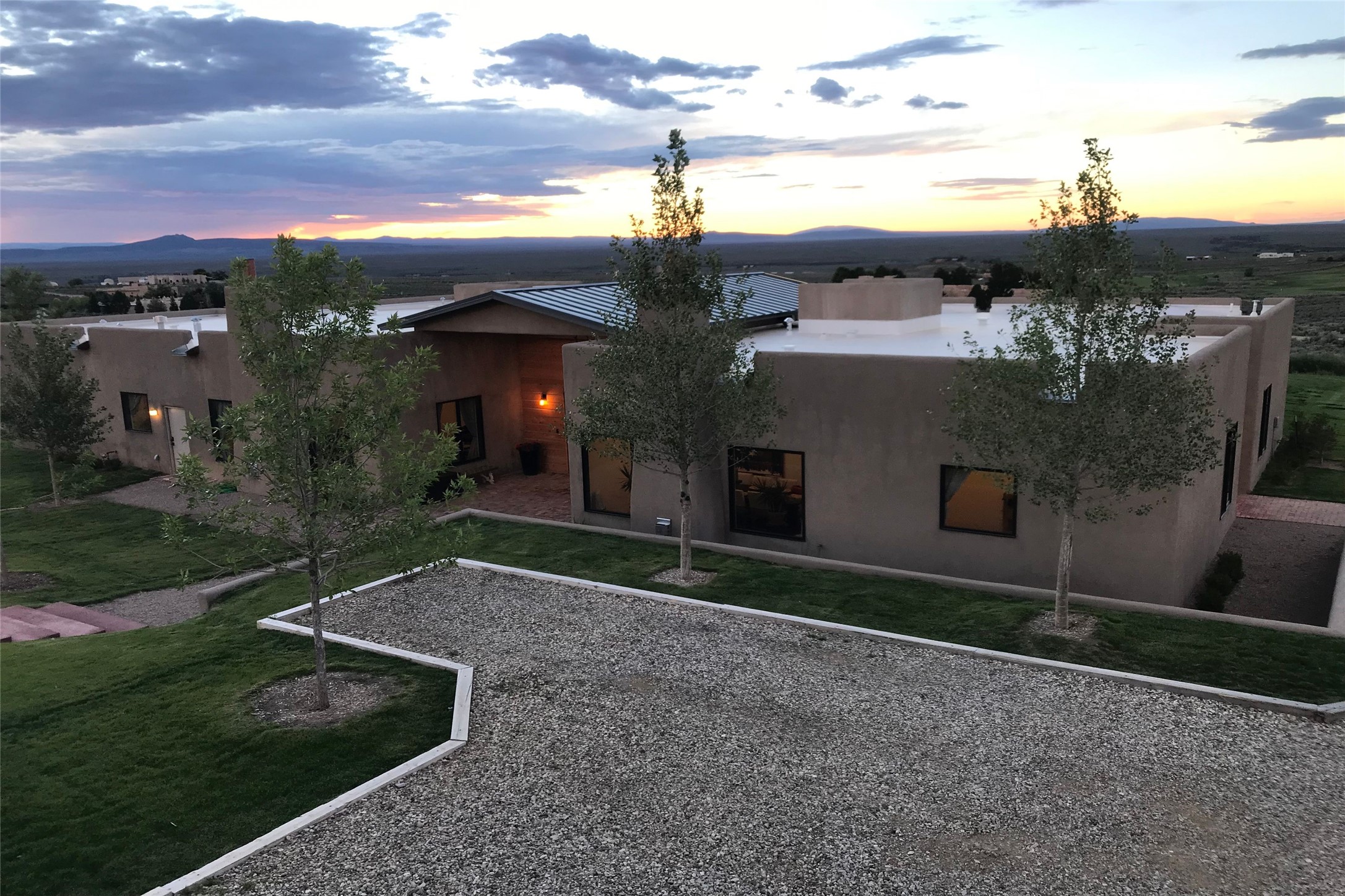 8 Golf Course Drive, Ranchos de Taos, New Mexico image 2