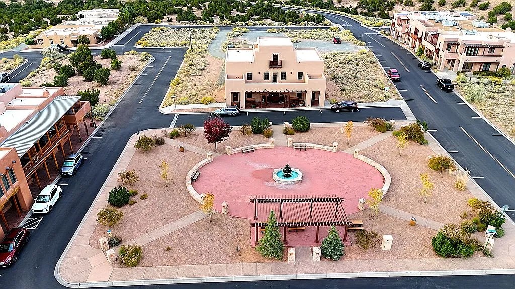 4 Calle Las Casas, Santa Fe, New Mexico image 16