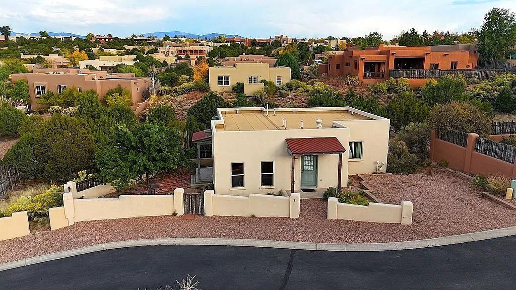4 Calle Las Casas, Santa Fe, New Mexico image 1